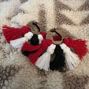GEORGIA BULLDOGS macrame earrings